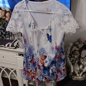 Floral Butterfly Lace Sleeve Top